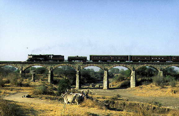 YP 2257 with passenger 331 behind Jetpur. 11.04.1998