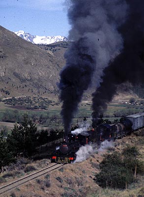 Baldwin 16, Henschel 107, Northbound, near Esquel, Argentina 24.10.98