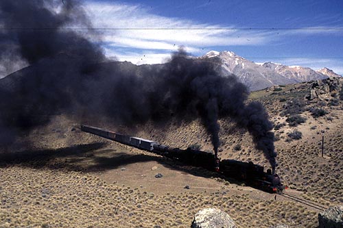 Baldwin 16, Henschel 107 Northbound near Nahuel Pan, Argentina 24.10.98