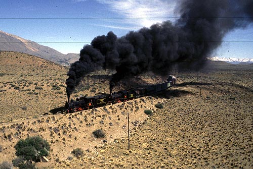 Baldwin 16, Henschel 107 Northbound near Nahuel Pan, Argentina 24.10.98