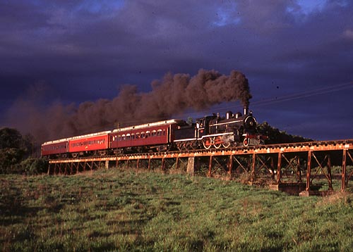 534, NB 4-6-0 1908 just north of Osorno, Chile 21.10.98