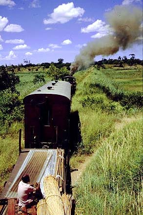 Ambling across the Limpopo River valley, heading for Manjacaze. Feb 1996