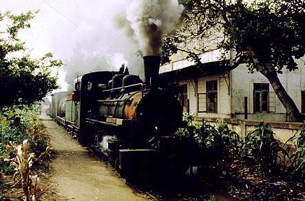082 gets out of Xai-Xai, March 1994