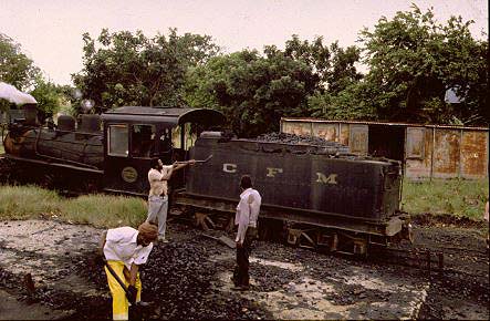 Coaling 082 the hard way. March 1994